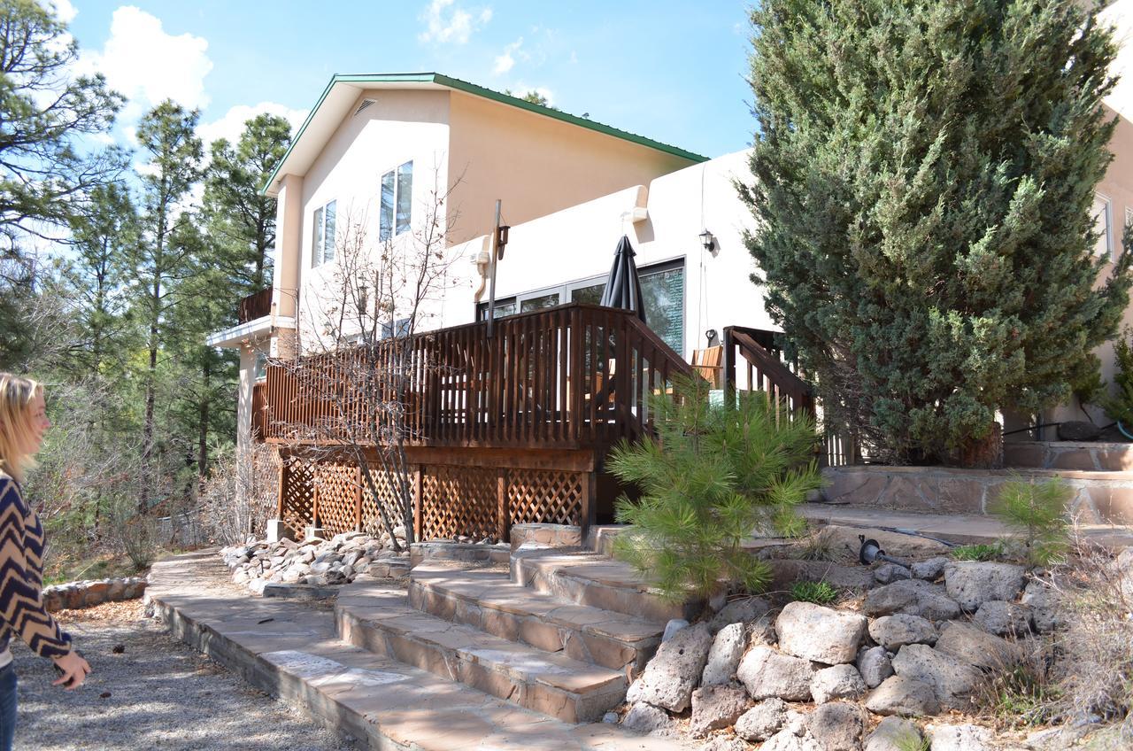 Pueblo Canyon Inn Los Alamos Exterior photo